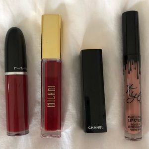 Bundle of lipsticks/glosses